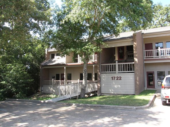 ± 974-2,143 SF Office Space | 1722 Broadmoor Drive | Bryan, TX: 1722 Broadmoor Dr, Bryan, TX 77802